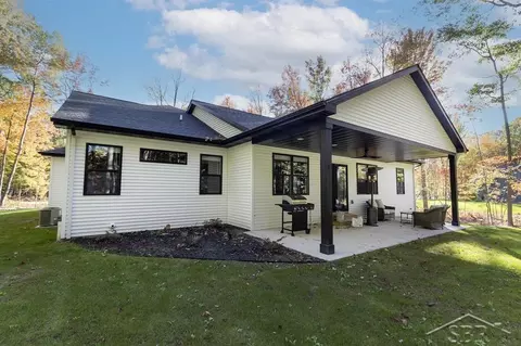 3695 E Douglas, Midland, MI 48642 photo 27