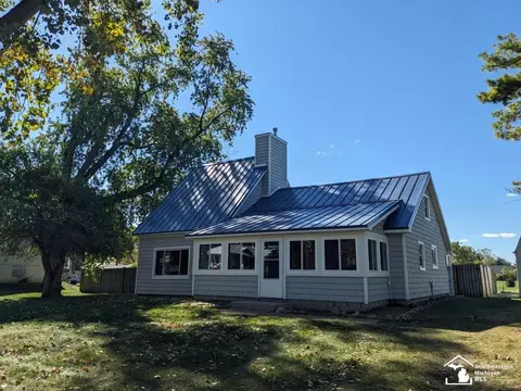 6365 Avenue E, La Salle, MI 48145