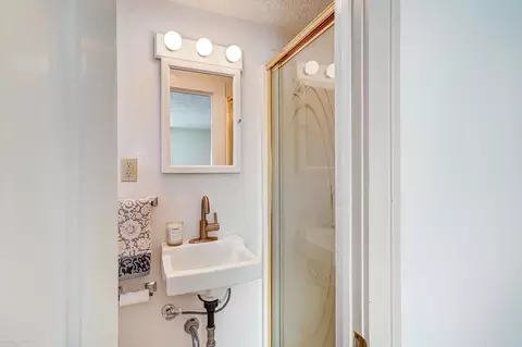 Bath - 308 E 5th, Monroe, MI 48161 photo 4 of 8