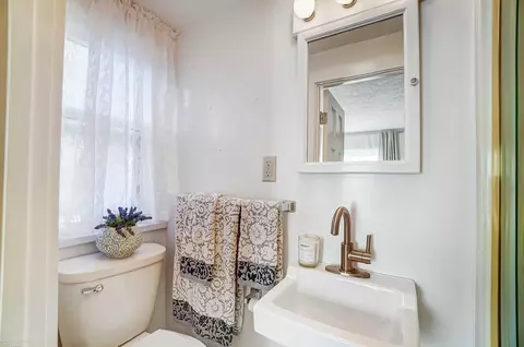 Bath - 308 E 5th, Monroe, MI 48161 photo 1 of 8