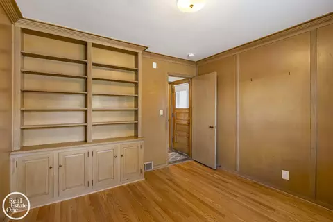 Bedroom - 1487 N Renaud, Grosse Pointe Woods, MI 48236 photo 4 of 5