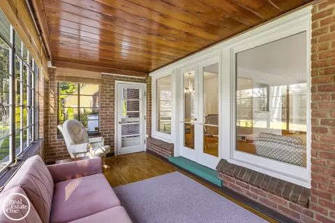 Exterior - 1487 N Renaud, Grosse Pointe Woods, MI 48236 photo 5 of 12