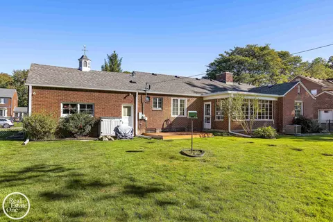 Exterior - 1487 N Renaud, Grosse Pointe Woods, MI 48236 photo 6 of 12
