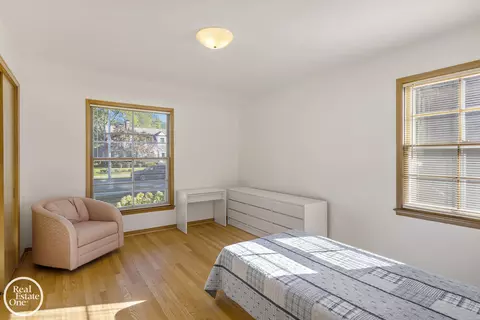 Bedroom - 1487 N Renaud, Grosse Pointe Woods, MI 48236 photo 2 of 5