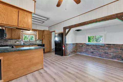 307 W W Ml, Capac, MI 48014 photo 12