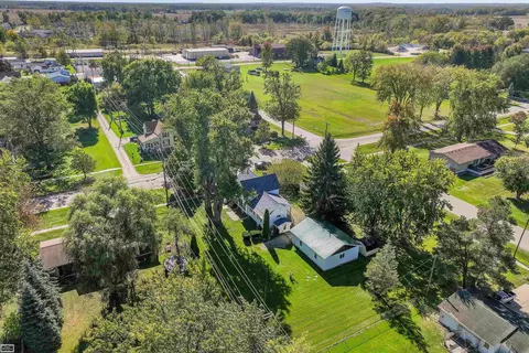 307 W W Ml, Capac, MI 48014 photo 31