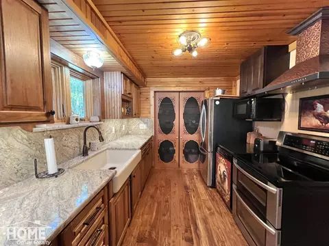 Kitchen - 10246 Scribner, Bancroft, MI 48414 photo 6 of 7