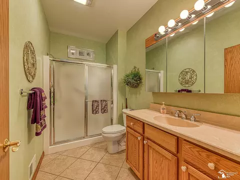 Bath - 615 Rose Crst, Monroe, MI 48162 photo 1 of 2
