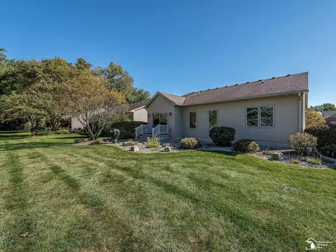 Exterior - 615 Rose Crst, Monroe, MI 48162 photo 3 of 7