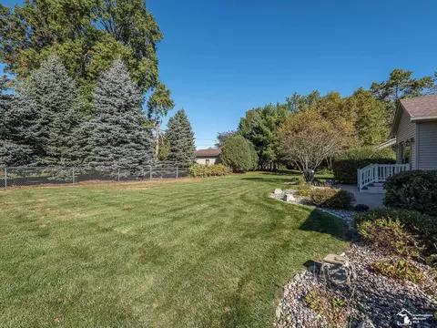 Exterior - 615 Rose Crst, Monroe, MI 48162 photo 4 of 7