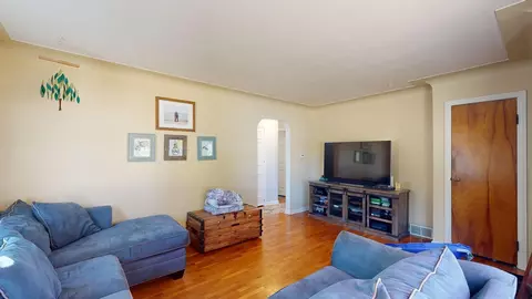 924 Gerald, Flushing, MI 48433 photo 5