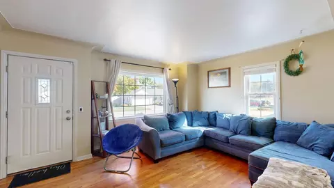 924 Gerald, Flushing, MI 48433 photo 4