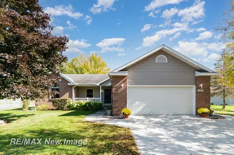 202 Hidden Stone, Midland, MI 48640