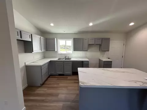 Kitchen - 1006 Pheasant, Gladwin, MI 48624 photo 2 of 4
