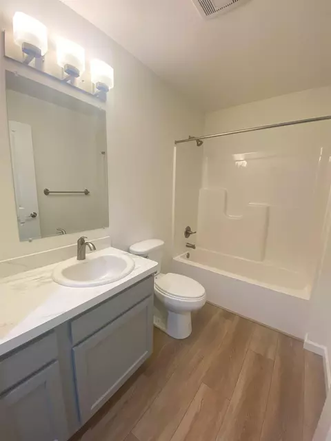 Bath - 1006 Pheasant, Gladwin, MI 48624 photo 1 of 2