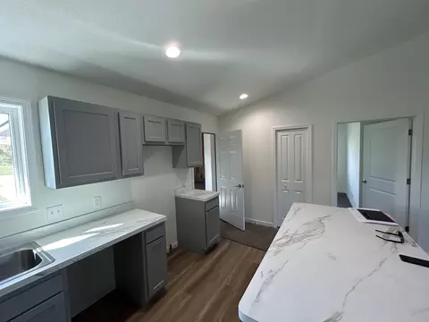 Kitchen - 1006 Pheasant, Gladwin, MI 48624 photo 3 of 4