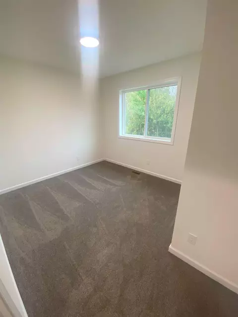 Bedroom - 1006 Pheasant, Gladwin, MI 48624 photo 4 of 4