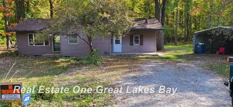 5170 N N Shr, Pinconning, MI 48650