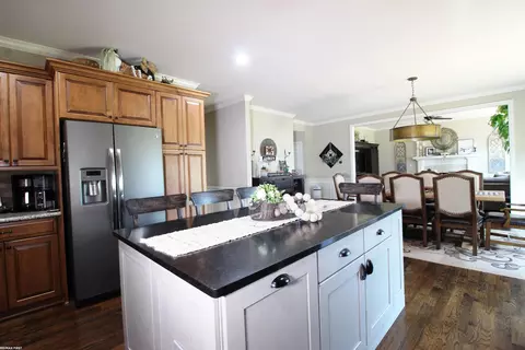 Kitchen - 52768 Harmony, Macomb, MI 48042 photo 3 of 4