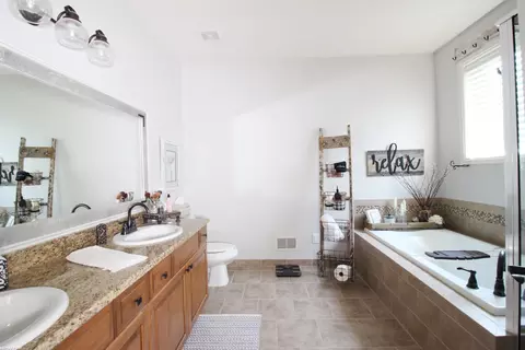 Bath - 52768 Harmony, Macomb, MI 48042 photo 3 of 4