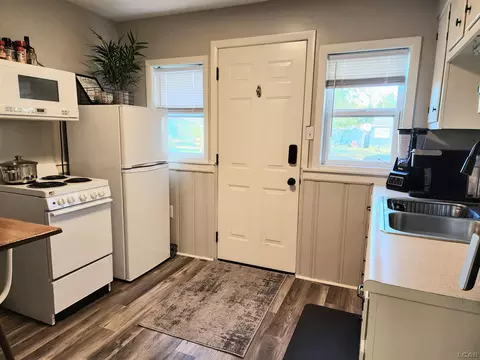 Kitchen - 811 S Main, Adrian, MI 49221 photo 4 of 7