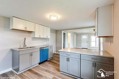 Kitchen - 9727 Lipp, Riga, MI 49276 photo 2 of 3