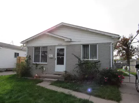 27745 Bohnhoff, Roseville, MI 48066
