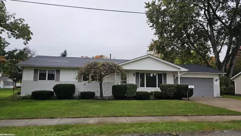 69445 Grove, Richmond Twp, MI 48062