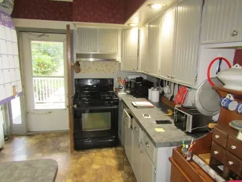 Kitchen - 4450 Scribner Rd, Durand, MI 48429 photo 2 of 2
