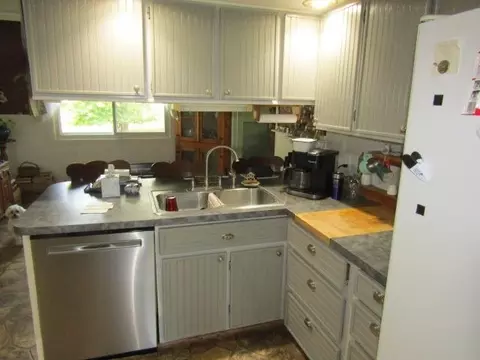 Kitchen - 4450 Scribner Rd, Durand, MI 48429 photo 1 of 2