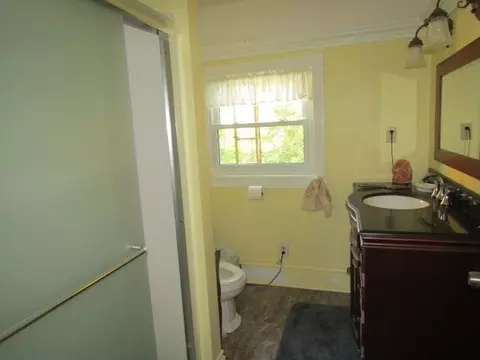 Bath - 4450 Scribner Rd, Durand, MI 48429 photo 1 of 1