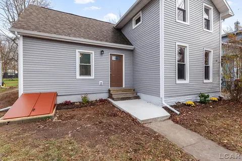 451 Allis, Adrian, MI 49221 photo 3