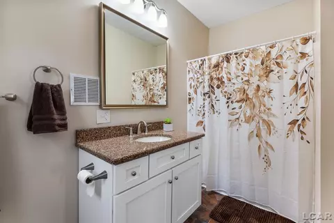 451 Allis, Adrian, MI 49221 photo 23