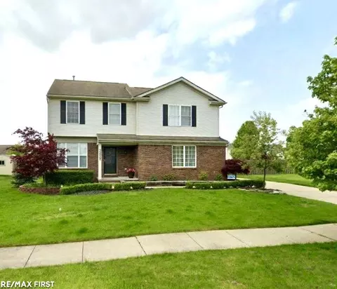 52027 Oxford, New Baltimore, MI 48047