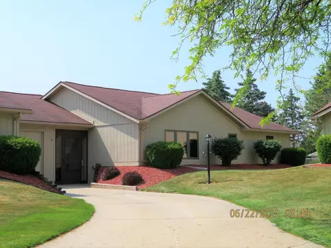 4 Commons W, Saginaw, MI 48603