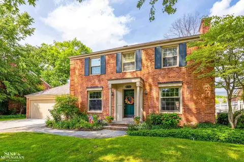 970 N Oxford, Grosse Pointe Woods, MI 48236