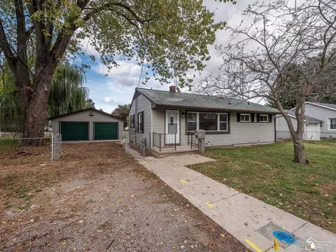 514 Worth, Blissfield, MI 49228