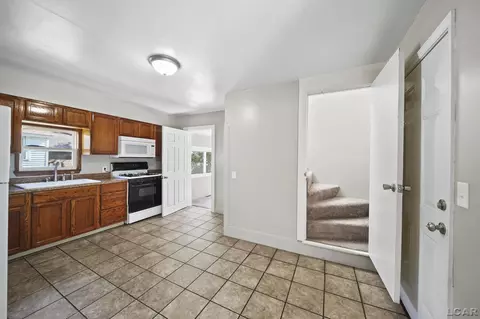 115 W Beecher, Adrian, MI 49221 photo 12