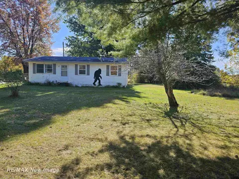 6495 Murphy Lk, Millington, MI 48746