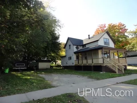 415 W Superior, Munising, MI 49862