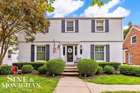 216 Mcmillan, Grosse Pointe Farms, MI 48236