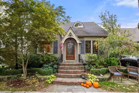 59 Mapleton, Grosse Pointe Farms, MI 48236