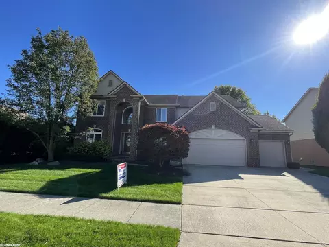 22362 Woodlake, Macomb, MI 48044