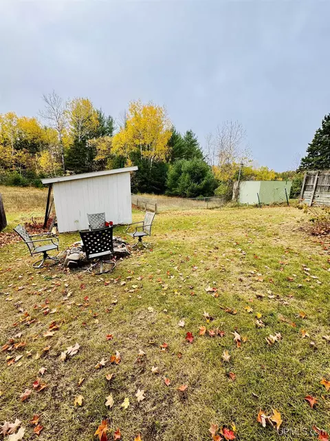 550 River, Ishpeming, MI 49849 photo 3