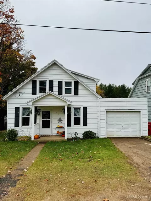550 River, Ishpeming, MI 49849