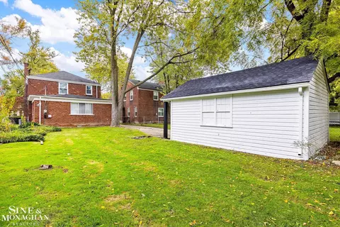 Exterior - 1653 Bournemouth, Grosse Pointe Woods, MI 48236 photo 4 of 4