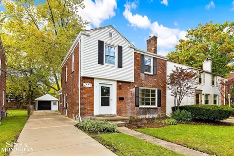 Exterior - 1653 Bournemouth, Grosse Pointe Woods, MI 48236 photo 2 of 4