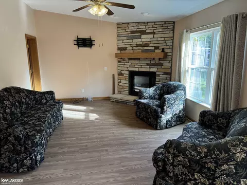 Living - 232 Weitzel, Bad Axe, MI 48413 photo 4 of 4