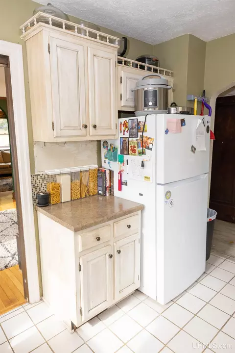 Kitchen - 408 N Maple, Ishpeming, MI 49849 photo 4 of 5