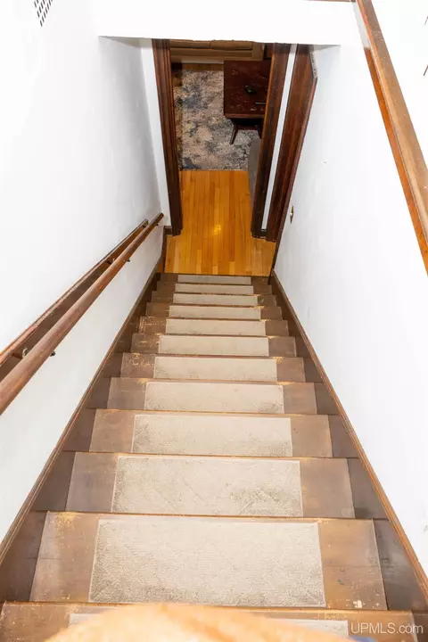 Entry Way - 408 N Maple, Ishpeming, MI 49849 photo 6 of 8